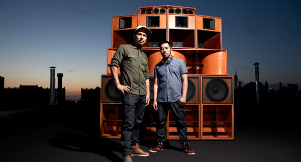 Double Tiger et DJ Q-Mastah veulent remettre la culture sound system sur la place de Brooklyn. 
